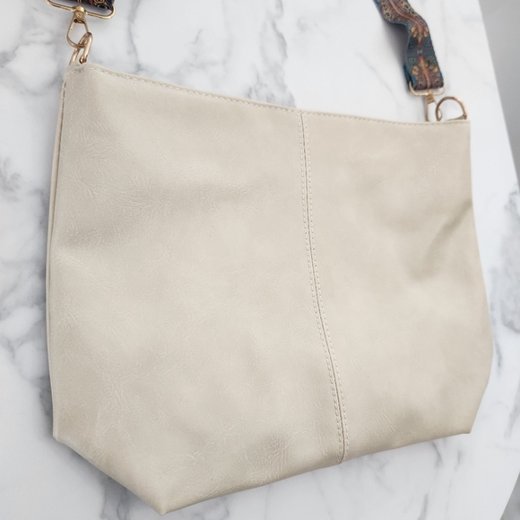 Unisex Creamy White Pu Leather Tote Bag with Patterned Boho Strap - Picture 4 of 14